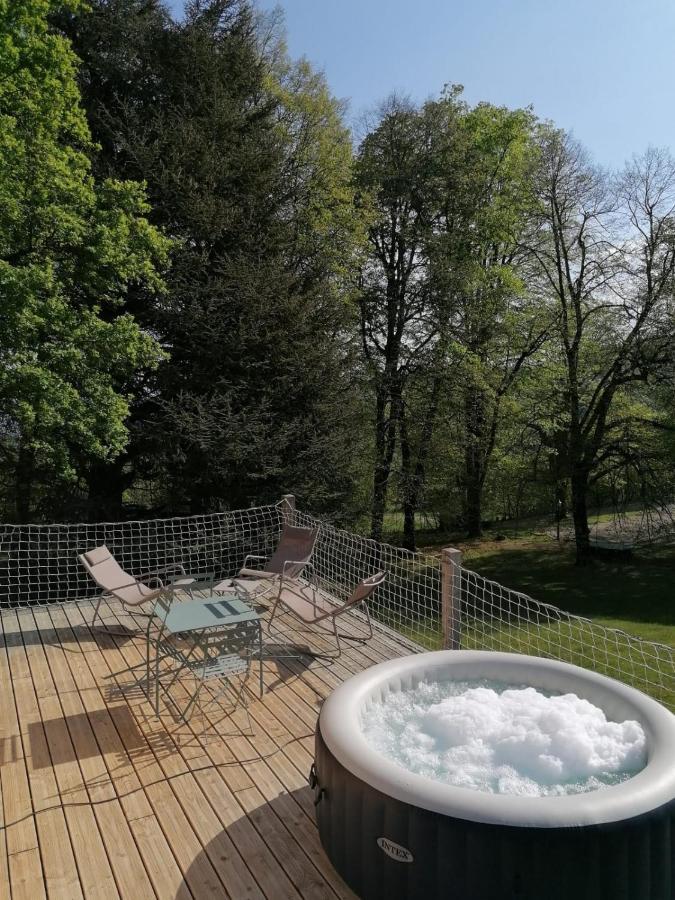Monchateau étoilé, hébergement insolite avec Spa Merlas Exterior foto
