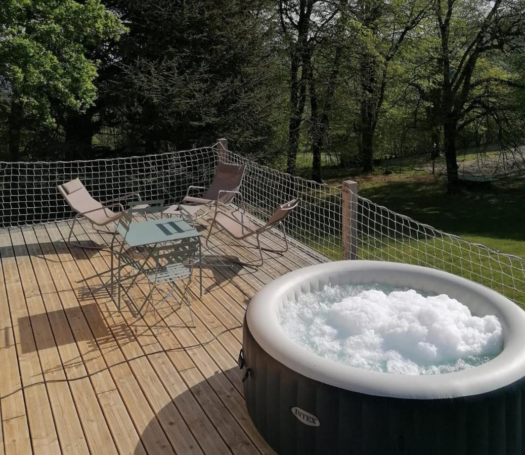 Monchateau étoilé, hébergement insolite avec Spa Merlas Exterior foto