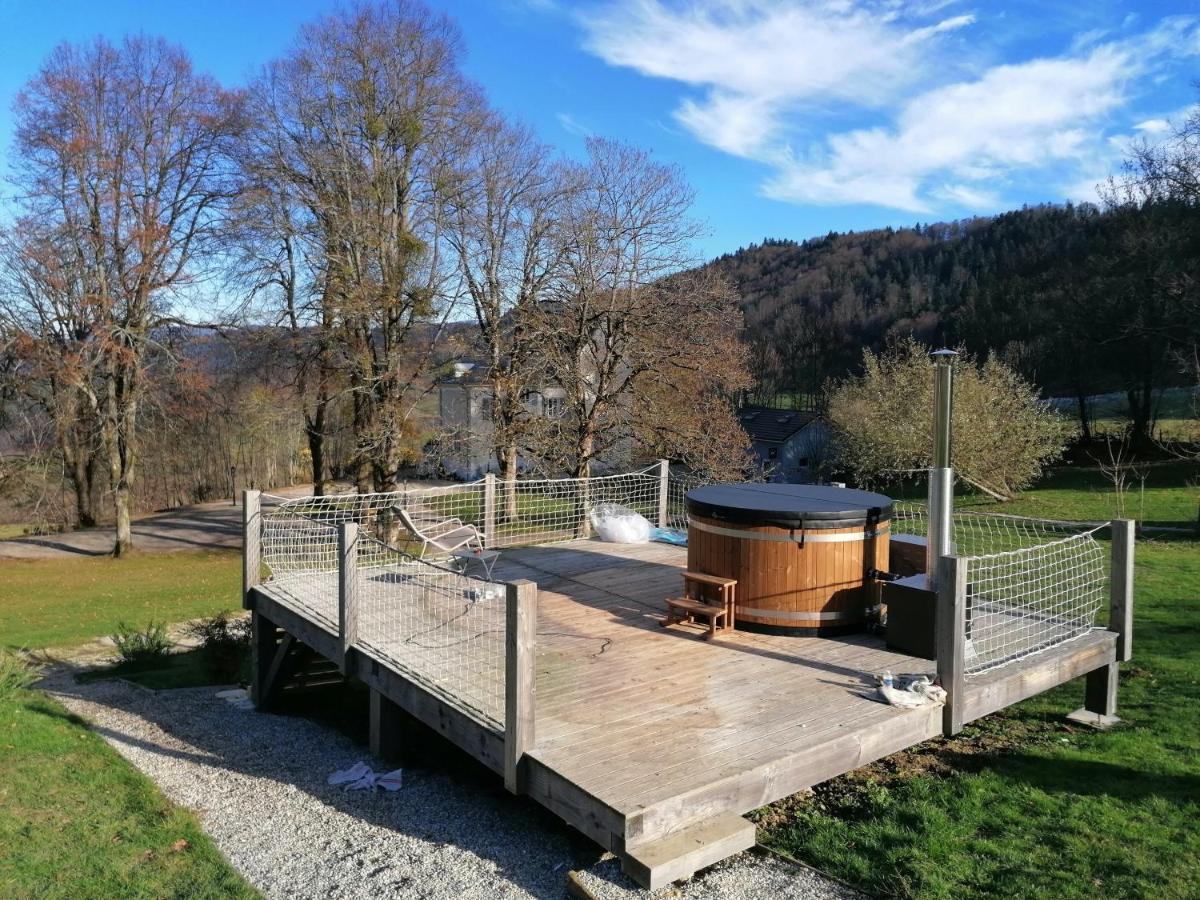 Monchateau étoilé, hébergement insolite avec Spa Merlas Exterior foto