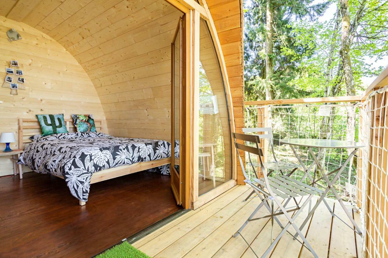 Monchateau étoilé, hébergement insolite avec Spa Merlas Exterior foto