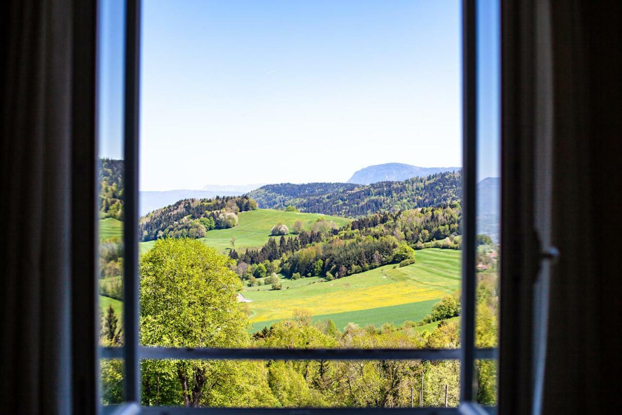 Monchateau étoilé, hébergement insolite avec Spa Merlas Exterior foto